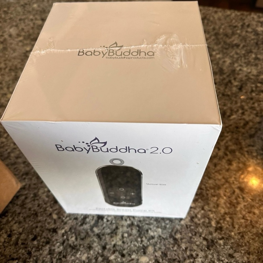 White Minimalist Retail Box with Clean Design